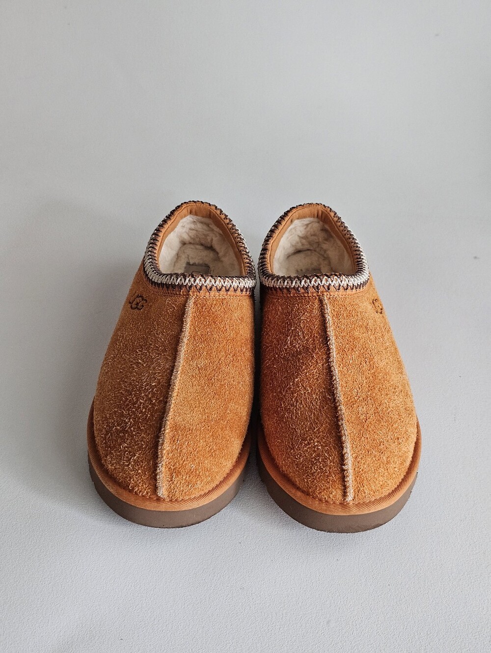 UGG Tasman Shaggy Suede Slippers Dark Apricot Men’s Size 12 Like New Box - Picture 13 of 14
